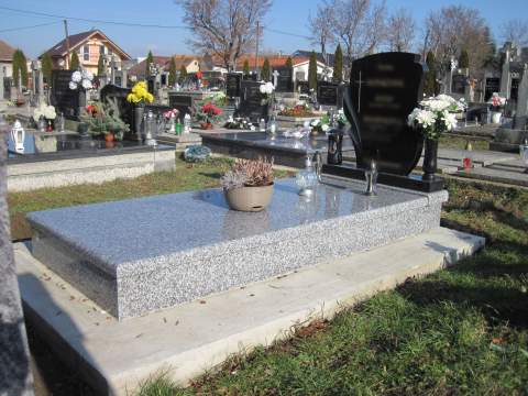 Jednohrob z materiálu Francúzsky Tarn, Beladice - Ref. č.: 207