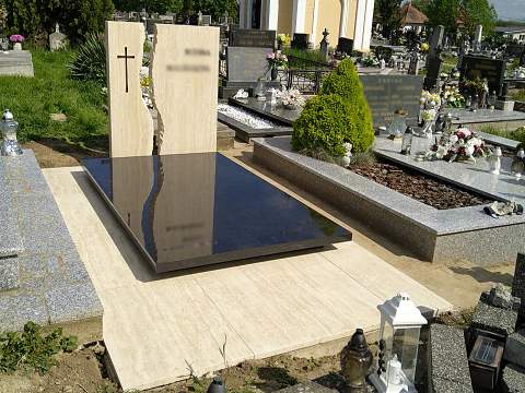 Jednohrob z materiálu Travertín, Ivanka pri Nitre - Ref. č.: 355