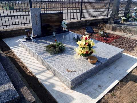 Dvojhrob z materiálu Francúzsky Tarn, Tvrdošovce - Ref. č.: 219