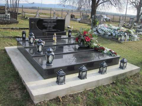 Dvojhrob z materiálu Impala D, Velčice - Ref. č.: 254