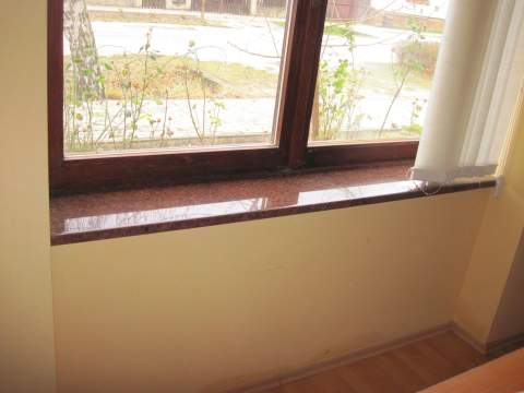 Parapety z materiálu Rosso Vanga, Palárikovo - Ref. č.: 131