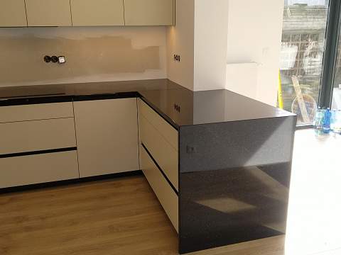 Pracovná doska z materiálu Black Galaxy, Hlohovec - Ref. č.: 145