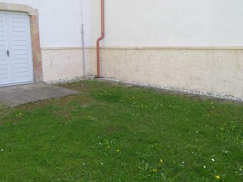 Vetraná fasáda z materiálu Suttoi vápenec, Mužla - Ref. č.: 174