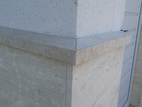 Vetraná fasáda z materiálu Suttoi vápenec, Mužla - Ref. č.: 176
