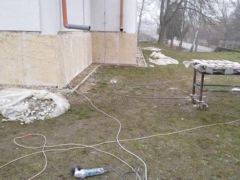 Vetraná fasáda z materiálu Suttoi vápenec, Mužla - Ref. č.: 169
