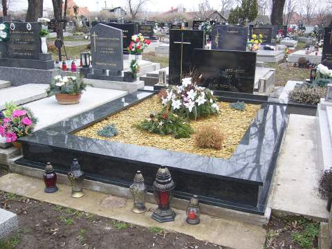 Dvojhrob z materiálu Verde gloria, Močenok - Ref. č.: 67