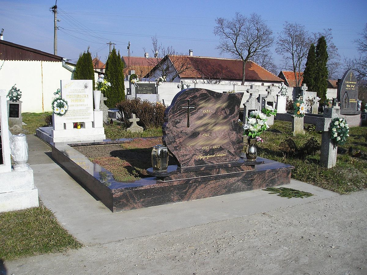Dvojhrob z materiálu Aurora,Veľký Cetín