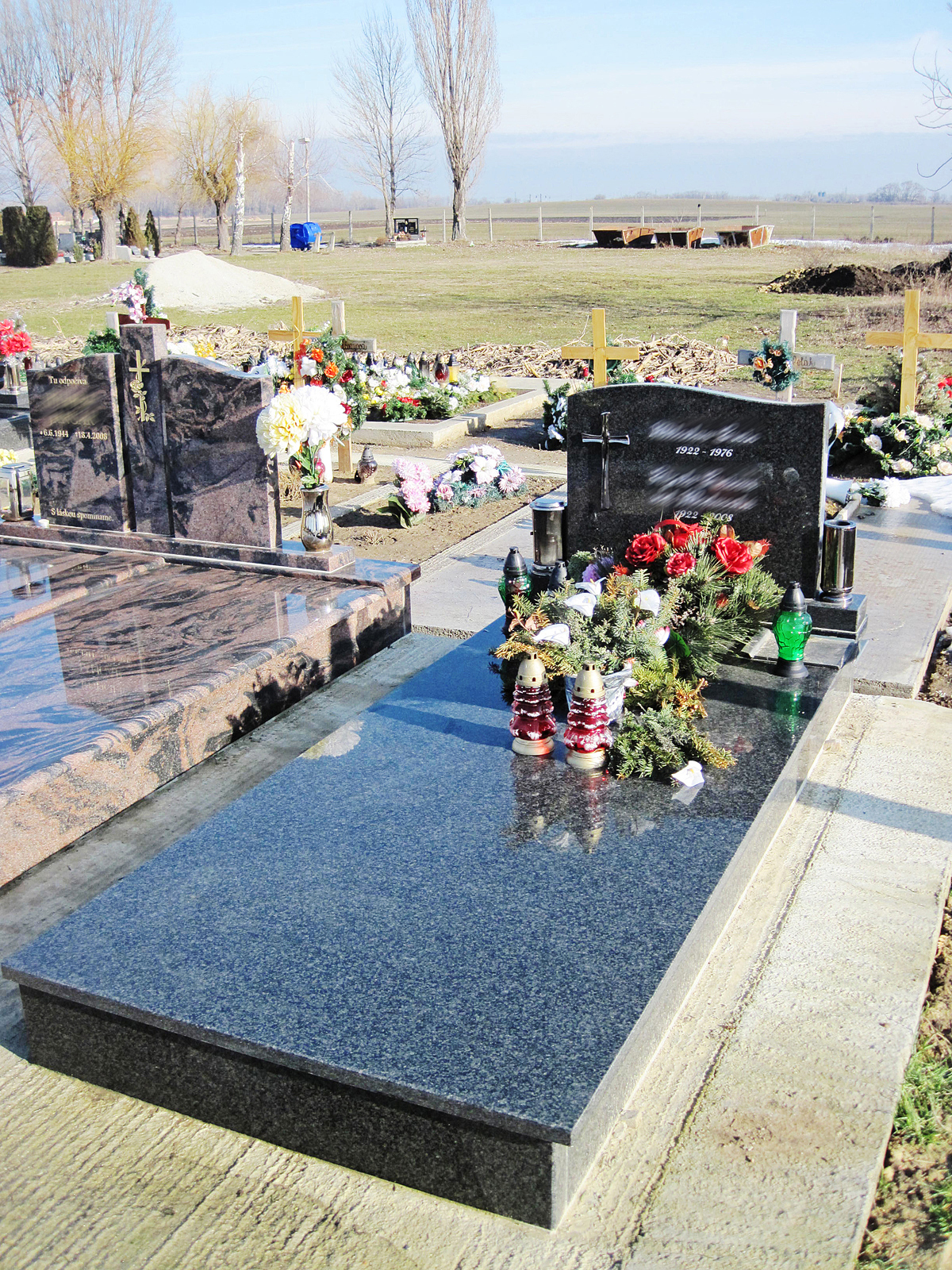 Dvojhrob z materiálu Impala tarn, Hájske